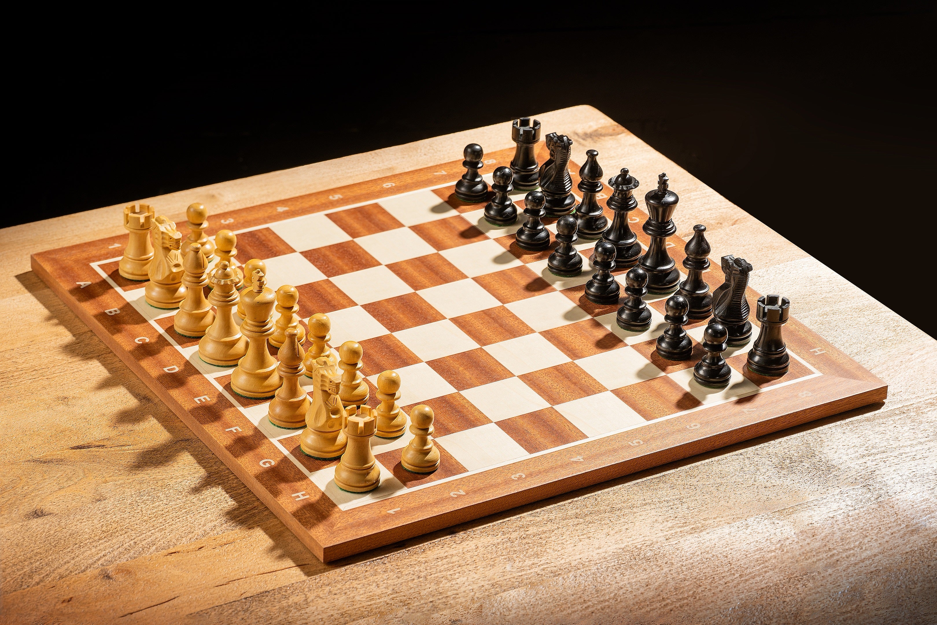 Échiquier taille 5 fabriqué en Pologne par Sunrise Chess & Games