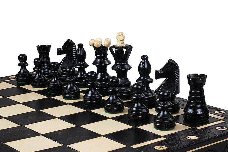 Pièces d'échecs Ambassador en bois de charme, lestées et feutrées