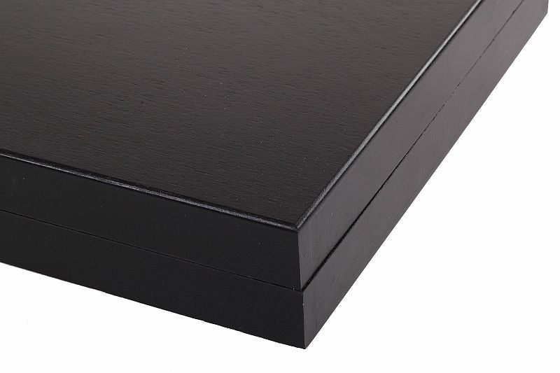Intérieur en feutrine avec empreintes individuelles pour chaque pièce