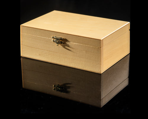 Boîte de rangement en bois clair pour pièces d'échecs de taille 4
