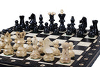 Décor pyrogravé caractéristique du jeu d'échecs Ambassador New Line