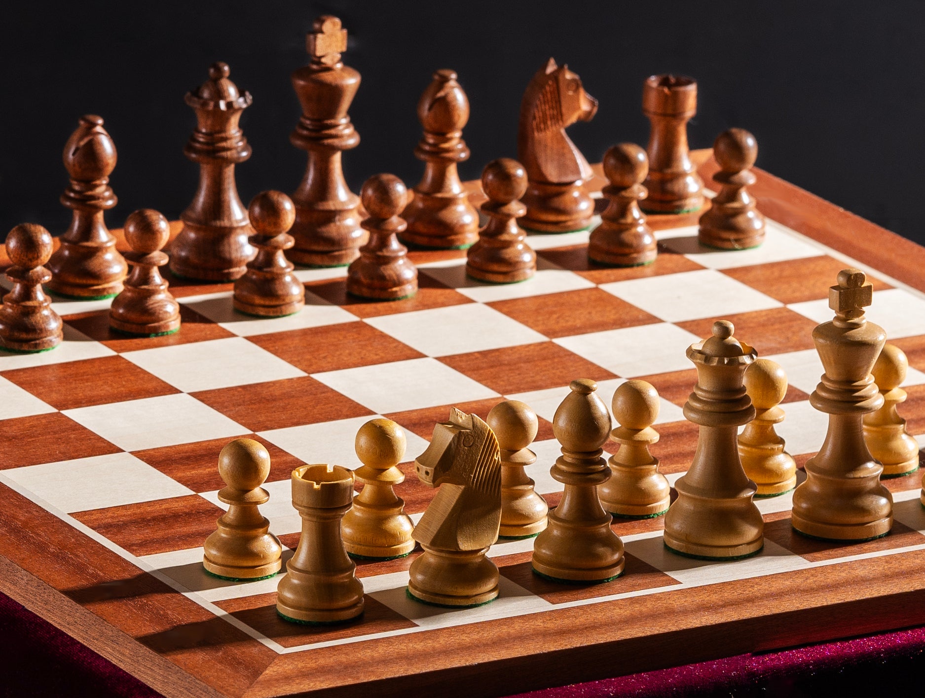 Échiquier taille 5 fabriqué en Pologne par Sunrise Chess & Games